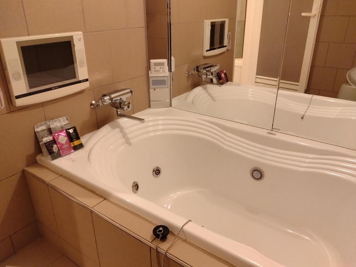 ホテル ベニ ウエスト 大人専用 Osaka Buitenkant foto